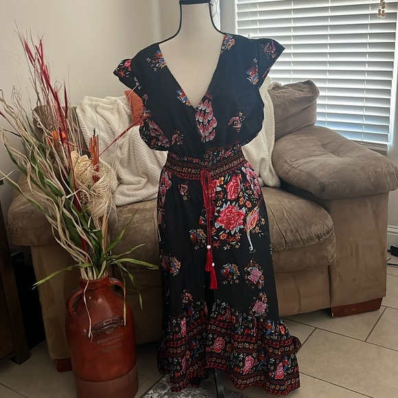 Beautiful Colorful Flower/ Peacock Print High Low Button Down - Picture 5 of 8